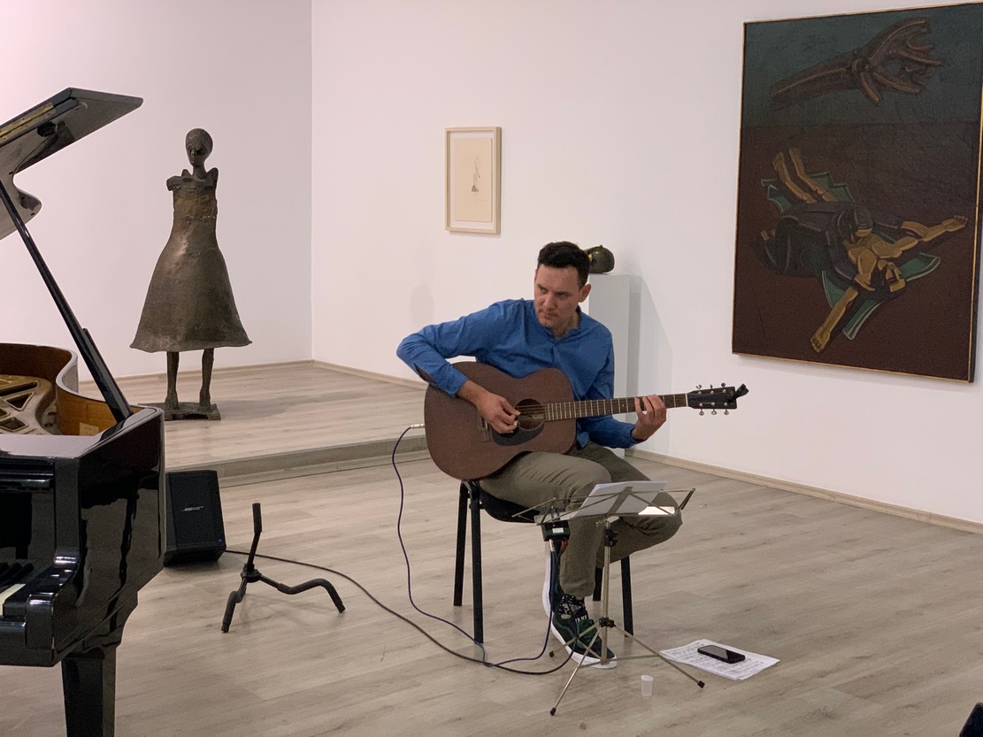 Изящен концерт поднесоха Стийв Хамилтън и Александър Логозаров в Арт център - Плевен